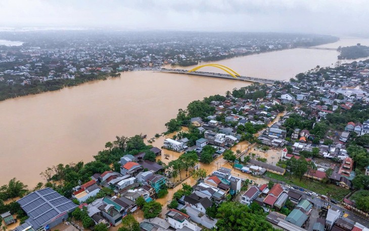 Huế cảnh báo mưa lớn, dông lốc đầu mùa mưa lũ- Ảnh 2.