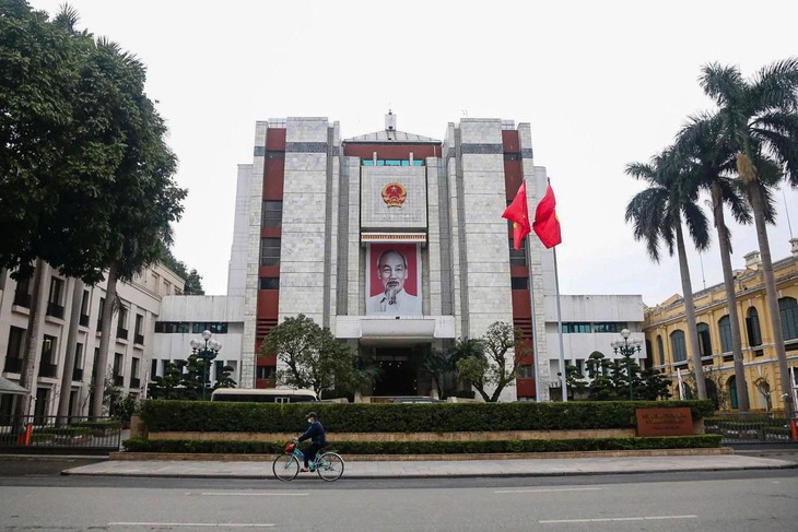 Hà Nội dự kiến ‘hạ giải’ nhiều tòa nhà bên hồ Hoàn Kiếm để tái thiết cảnh quan- Ảnh 1.