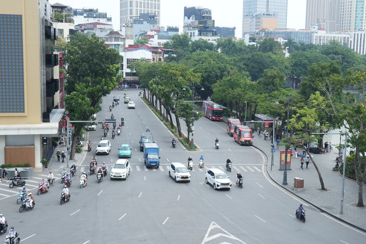 Hiện trạng khu vực hồ Hoàn Kiếm đang dự kiến được chỉnh trang- Ảnh 4.