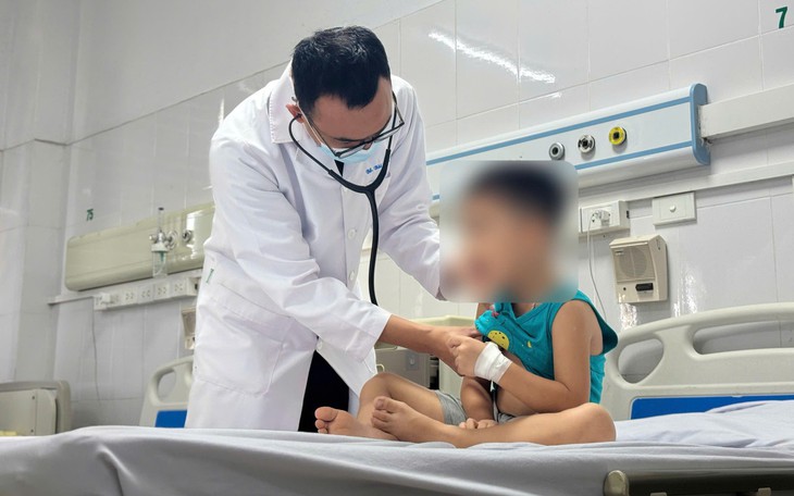 Cảnh báo gia tăng các ca sốt xuất huyết nặng từ cộng đồng và người đi công tác - Ảnh 1.