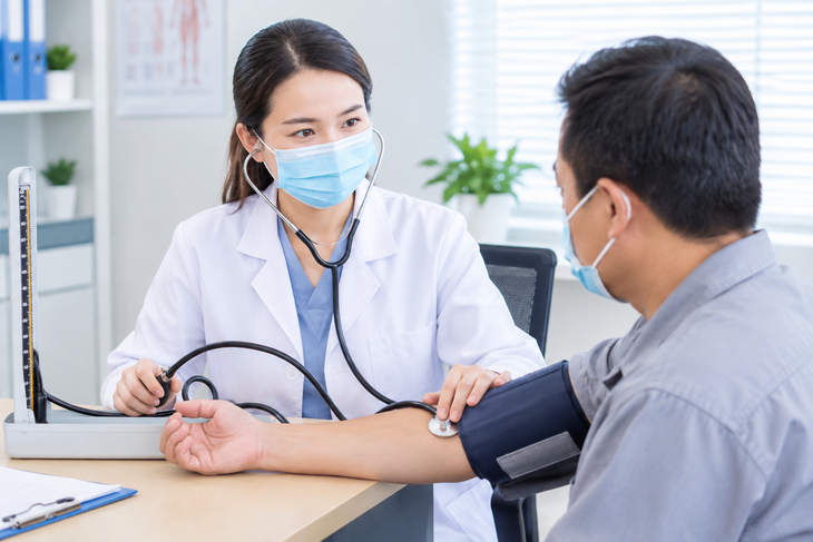Hồ sơ hưởng chế độ bệnh nghề nghiệp gồm những giấy tờ nào? - Ảnh 1.