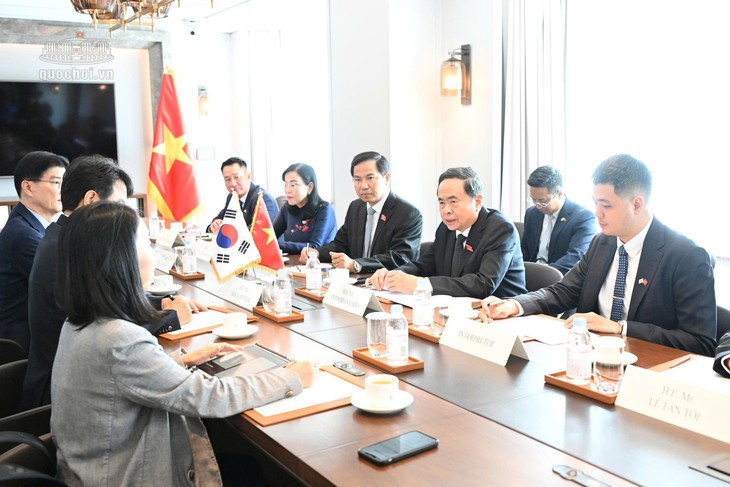 Chủ tịch Quốc hội tiếp Chủ tịch nhóm Hữu nghị Hàn Quốc - Việt Nam Moon Jin-seok- Ảnh 4.