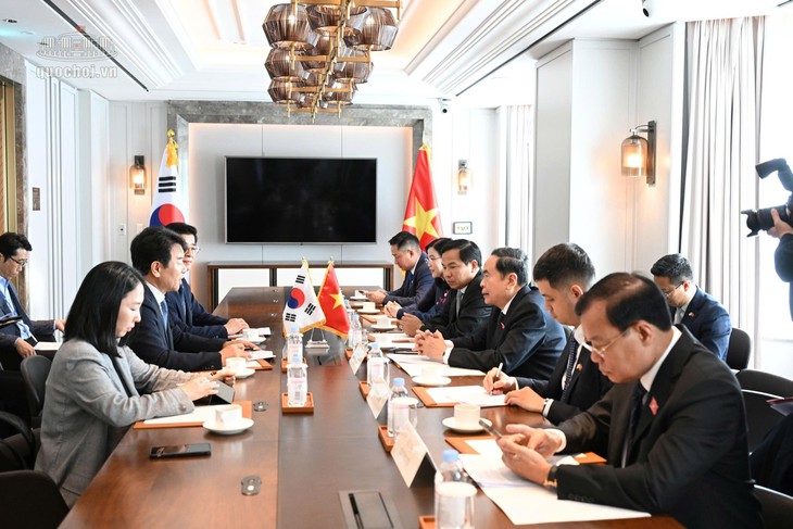 Chủ tịch Quốc hội tiếp Chủ tịch nhóm Hữu nghị Hàn Quốc - Việt Nam Moon Jin-seok- Ảnh 8.
