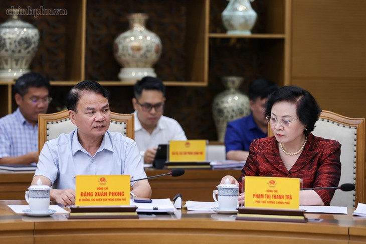 Thủ tướng: Không để người dân thiếu thuốc, thiếu thiết bị y tế vì vướng cơ chế- Ảnh 3.
