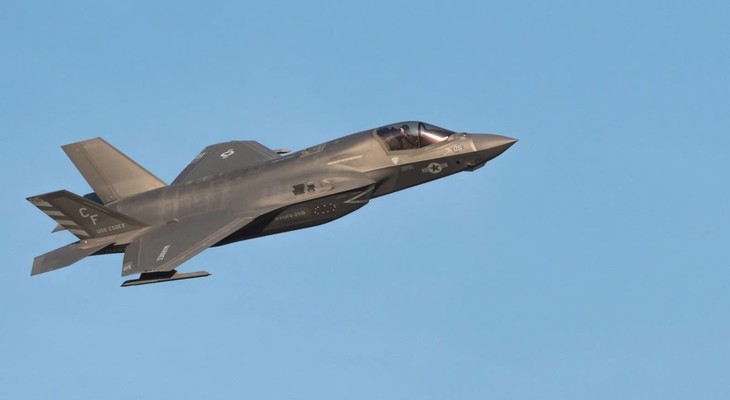 J-20 của Trung Quốc có thực sự mạnh hơn F-35 của Mỹ? - Ảnh 1.
