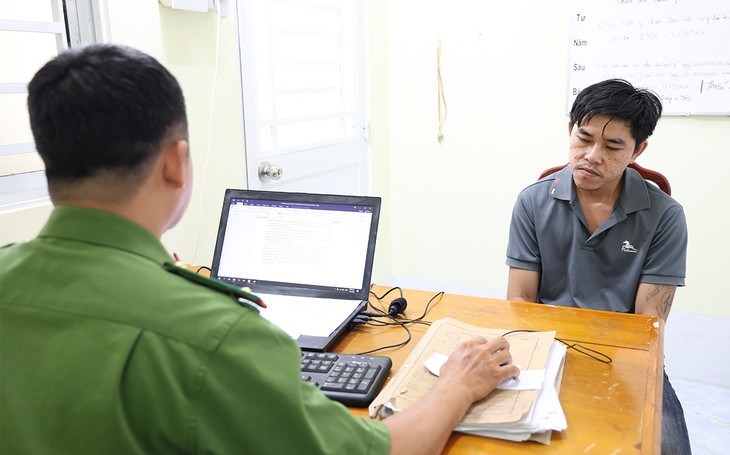 Bắt 3 đối tượng, thu giữ súng, đạn và hơn 260 gram ma tuý - Ảnh 1.