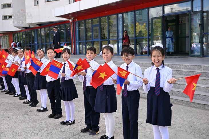 Chủ tịch Quốc hội thăm trường mang tên Chủ tịch Hồ Chí Minh tại Mông Cổ- Ảnh 4.