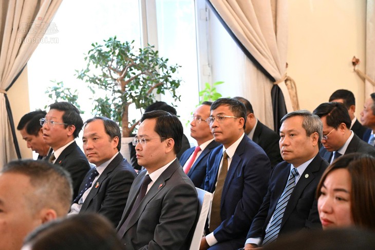 Chủ tịch Quốc hội Trần Thanh Mẫn gặp gỡ cộng đồng người Việt tại Mông Cổ- Ảnh 11.
