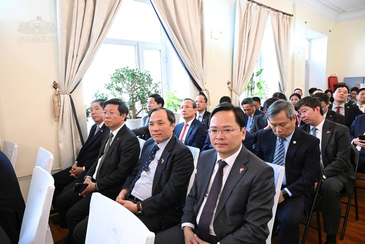 Chủ tịch Quốc hội Trần Thanh Mẫn gặp gỡ cộng đồng người Việt tại Mông Cổ- Ảnh 12.