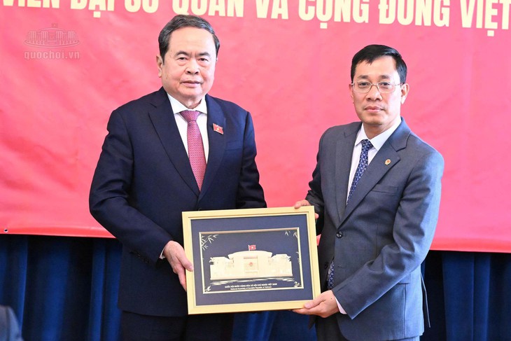 Chủ tịch Quốc hội Trần Thanh Mẫn gặp gỡ cộng đồng người Việt tại Mông Cổ- Ảnh 6.