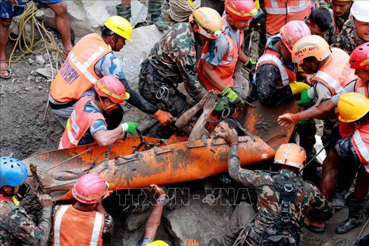 Nhìn lại hành trình sống sót kỳ diệu của hai công nhân thủy điện Nepal- Ảnh 2.