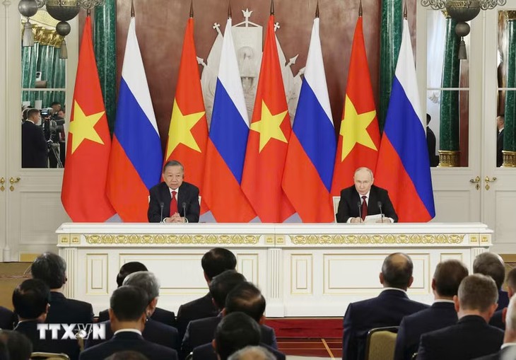 Tổng Bí thư, Chủ tịch nước Tô Lâm và Tổng thống Nga Putin phát biểu với báo chí- Ảnh 1.