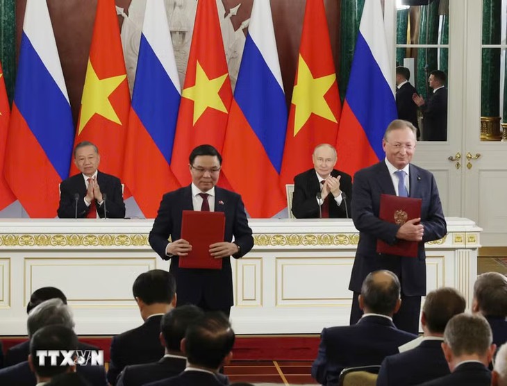 Tổng Bí thư, Chủ tịch nước Tô Lâm và Tổng thống Nga Putin chứng kiến Lễ trao các văn kiện hợp tác- Ảnh 1.