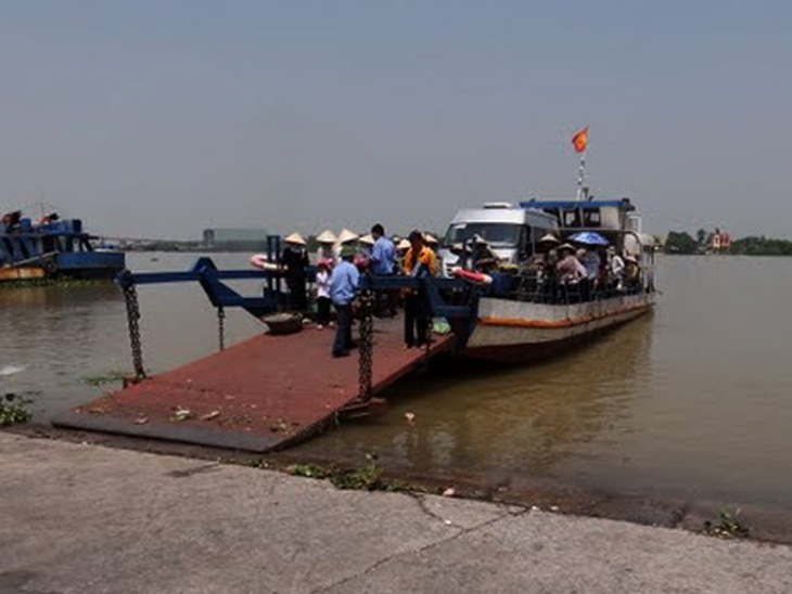 Cách chức trưởng bến phà “vòi tiền” xe chở Bí thư Hải Phòng 1