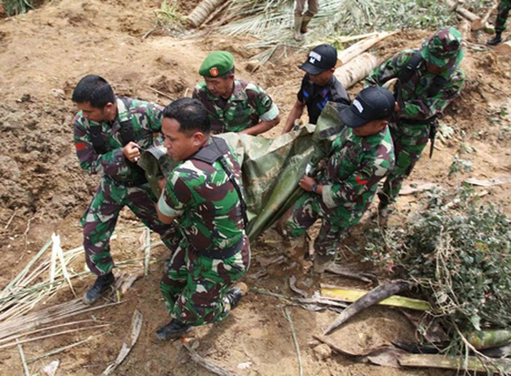 11 người chết vì lở đất liên tiếp tại Indonesia 1