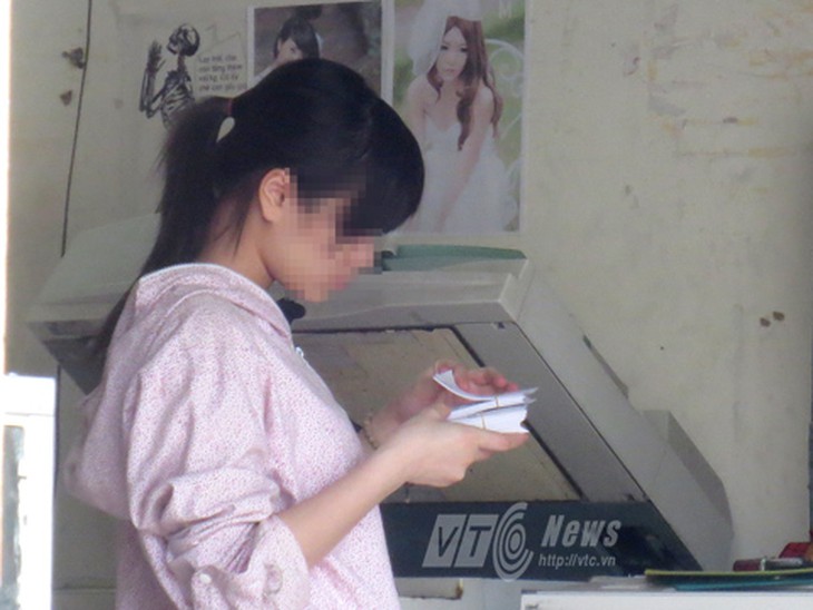 Chui lủi bán phao thi tốt nghiệp 2