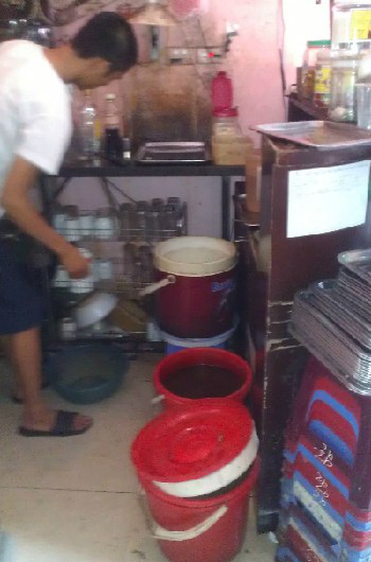 Hãi hùng 'công nghệ' chế biến trà đá trà chanh vỉa hè 2