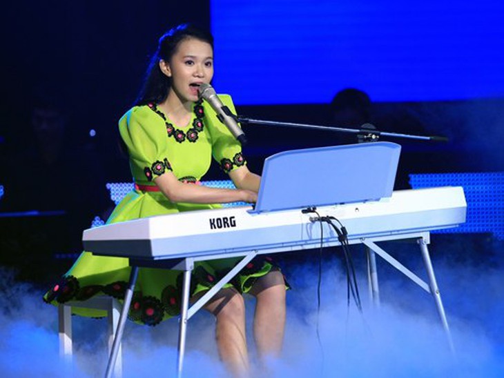 Quang Anh “xô đổ” tượng đài Tùng Dương 2