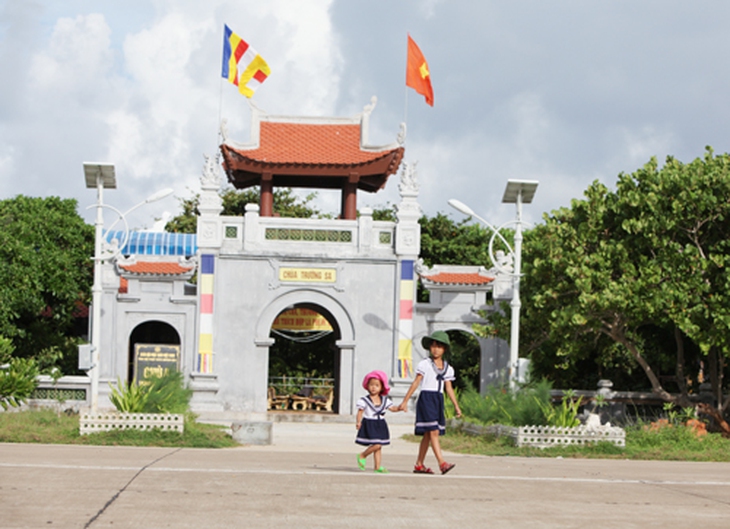 “Cột mốc tâm linh” nơi đảo xa!  1