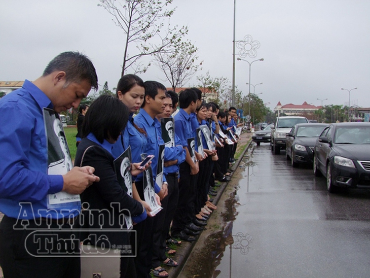 "Nước mắt hòa mưa" tiễn đưa người Anh hùng dân tộc 5