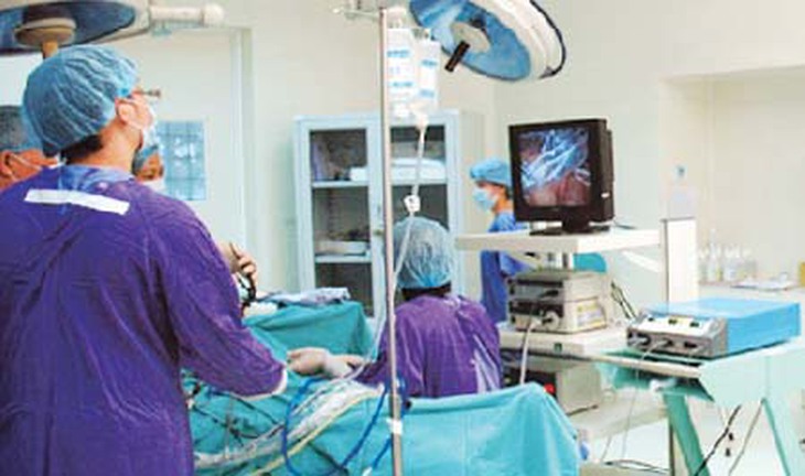 Cắt ruột thừa nội soi qua đường tự nhiên 1