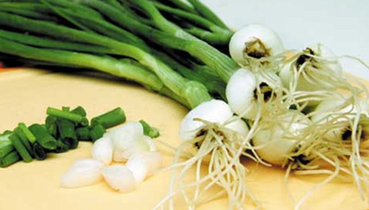 Đắp thuốc chữa chứng đái dầm ở trẻ em 1
