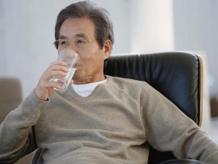Người cao tuổi có tỷ lệ mắc chứng khô miệng cao hơn.