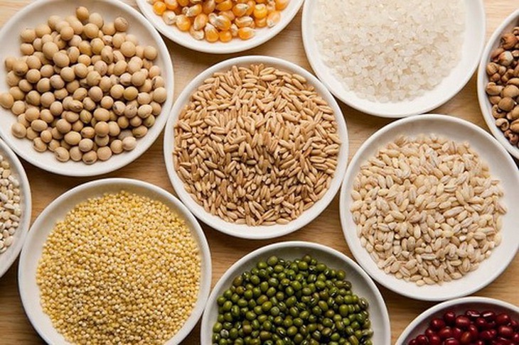 Người bệnh giãn tĩnh mạch chân nên hạn chế chất bột đường.