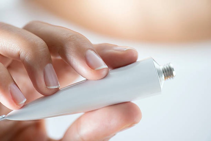 Vài lưu ý khi bôi thuốc trị viêm da cơ địa
