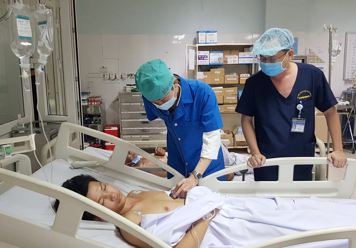 Cứu sống bệnh nhân thủng tim do đạn nổ