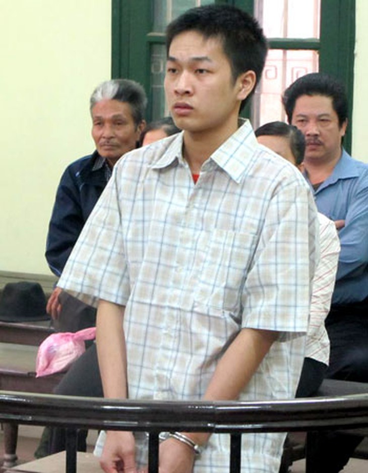Tử hình kẻ giết bạn gái cũ, cướp xe máy