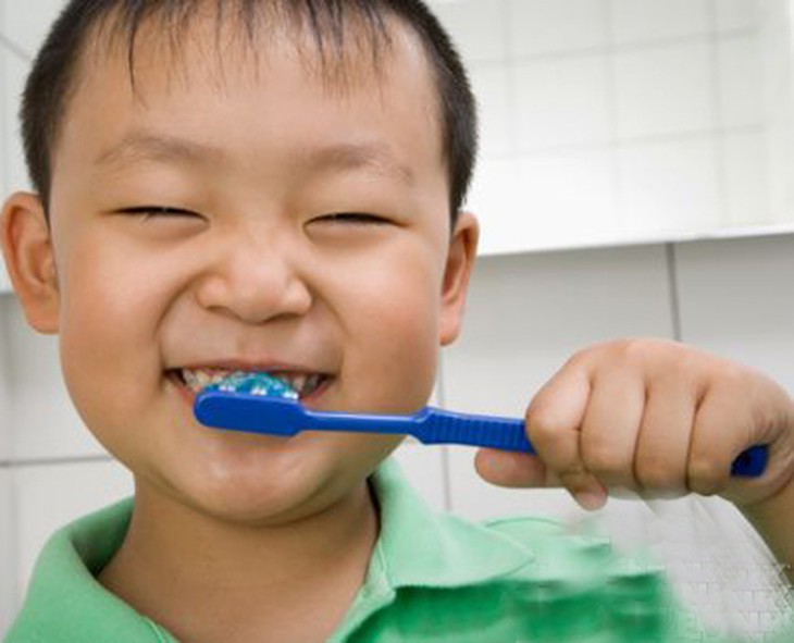 Chải răng đúng cách phòng sâu răng