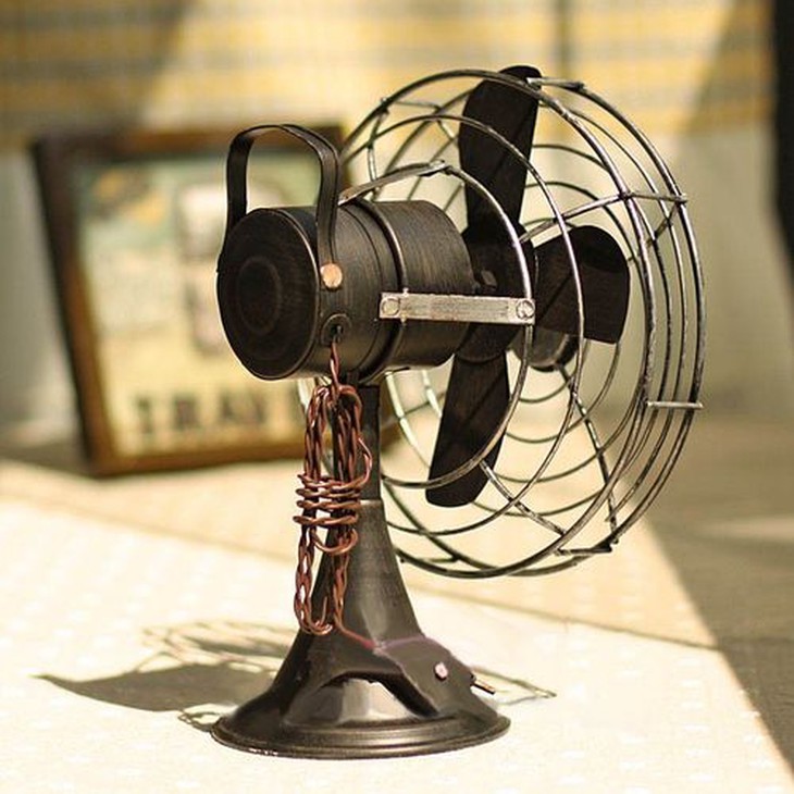 Mở quạt điện ngày nóng sẽ ảnh hưởng sức khỏe