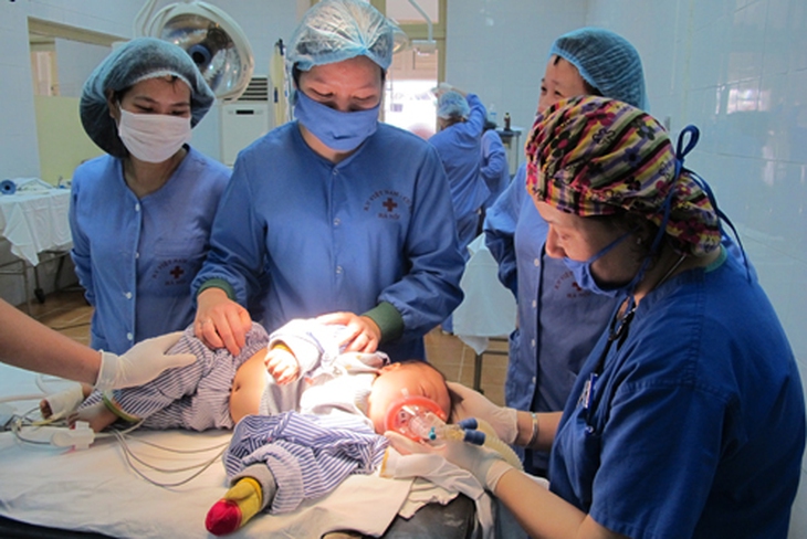 Gần 70 trẻ dị tật được phẫu thuật nụ cười miễn phí