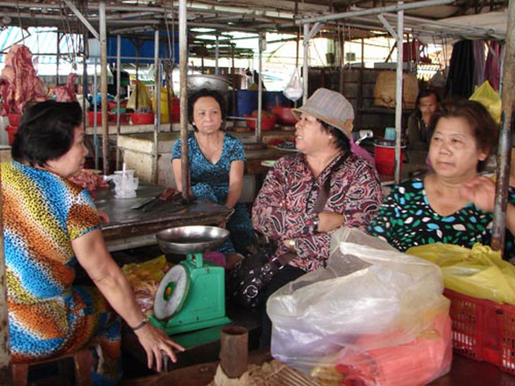 Vỡ hụi, vỡ nợ hàng chục tỉ, tiểu thương nháo nhào 