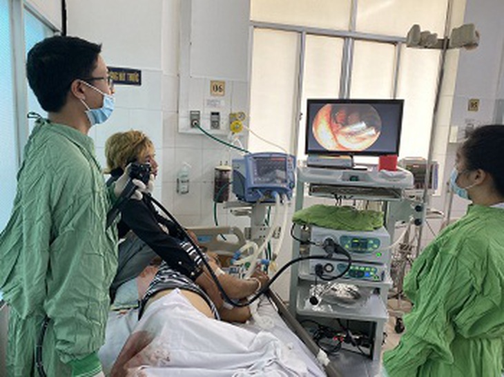 Cứu sống ca chảy máu tiêu hóa dưới nguy hiểm
