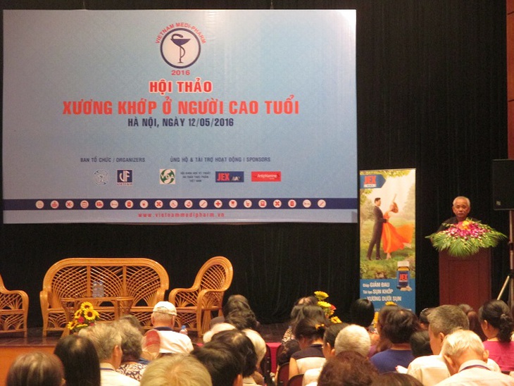 hoi-thao-benh-xuong-khop-voi-nguoi-cao-tuoi