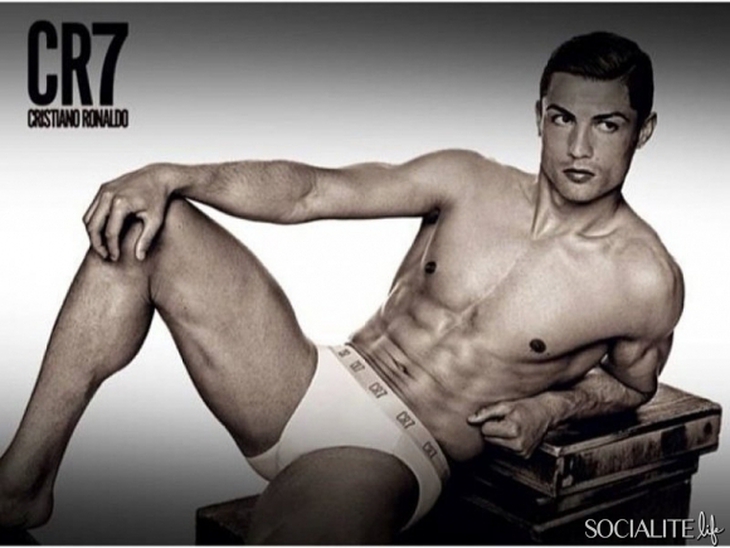 sieu-sao-bong-da-quan-lot-cristiano-ronaldo-cr7