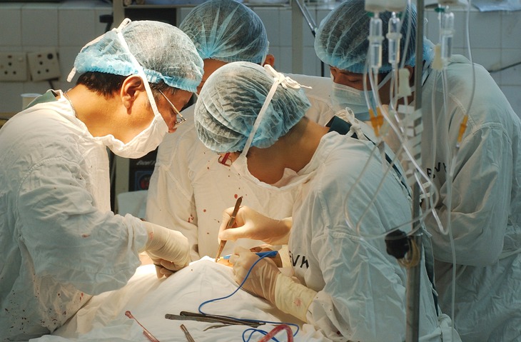 mổ u quái