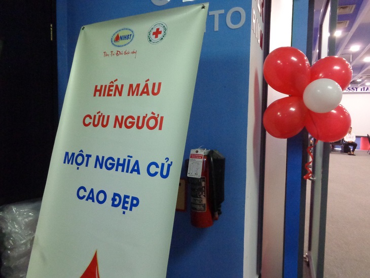 Hiến máu cứu người