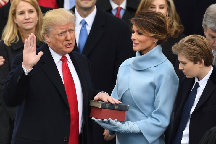 Tổng thống Donald Trump tuyên thệ nhậm chức