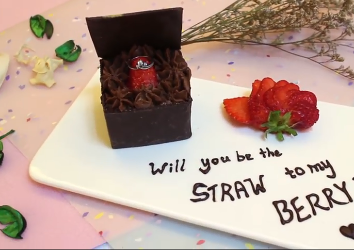 hộp chocolate đựng nhẫn cầu hôn