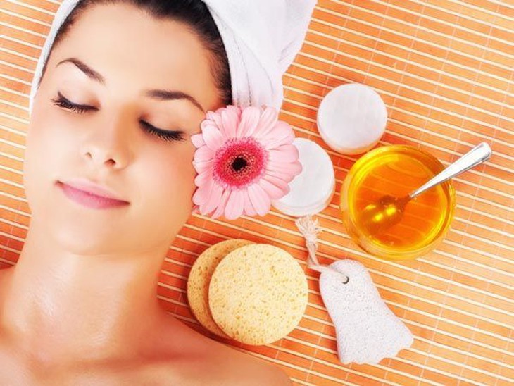 Nhan sắc đẹp hơn nhờ mật ong