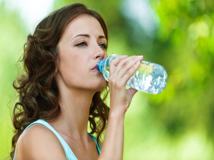 Những cách phòng ngừa đau đầu do nắng nóng 