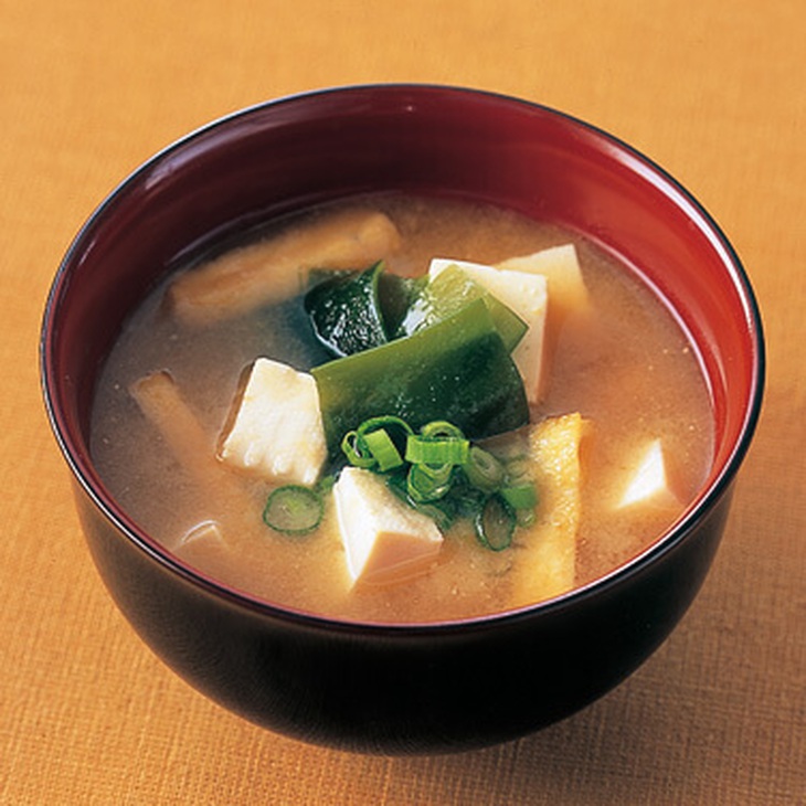 Canh đậu phụ non rong biển