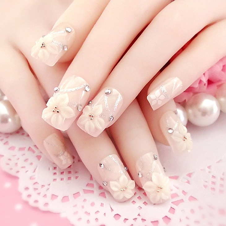 Móng tay giả tôn vẻ kiêu sa, lộng lẫy cho bàn tay