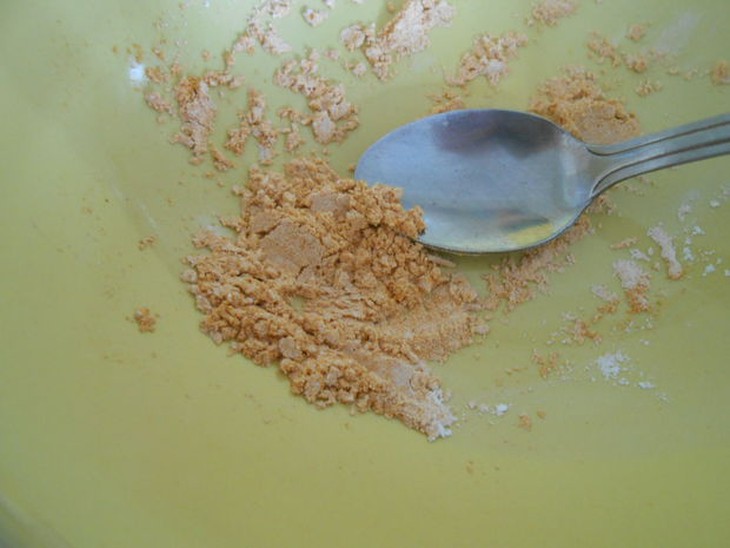 Làm phấn mắt từ bột củ dong với bơ hạt mỡ 