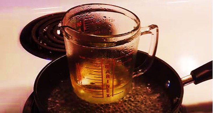 đun cách thủy nguyên liệu