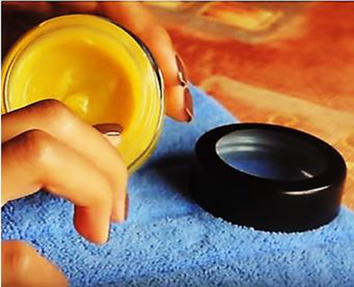 tự làm vaseline từ dầu olive (dầu dừa,..) và sáp ong