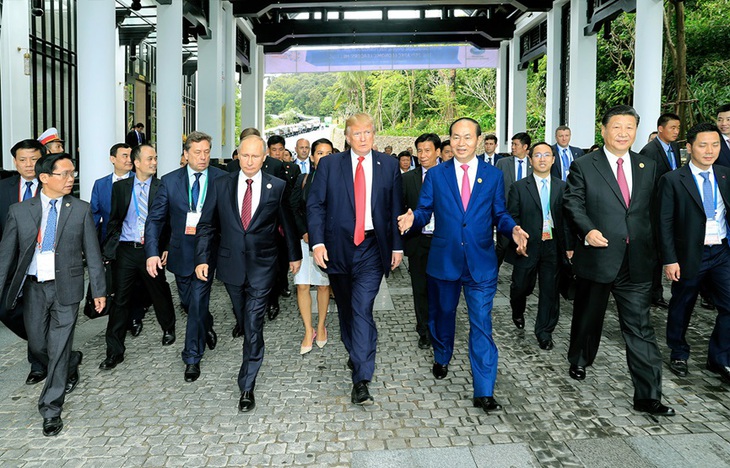 Các nhà lãnh đạo các nước APEC sánh bước vì một ngôi nhà chung thịnh vượng